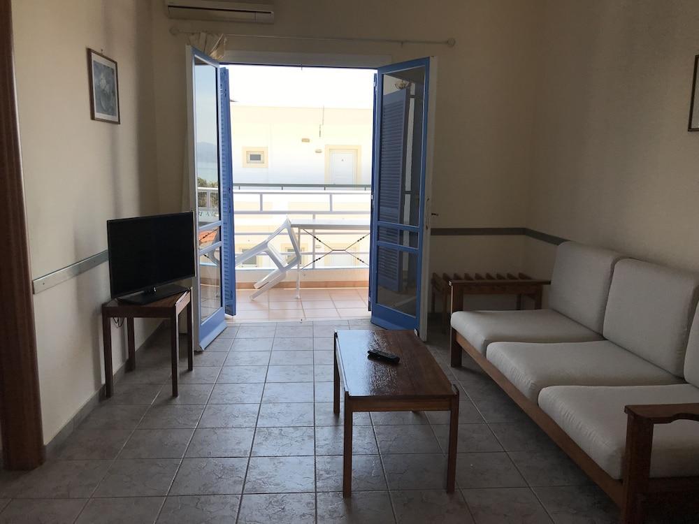Amazones Villas Apartments Hersonissos  Bagian luar foto